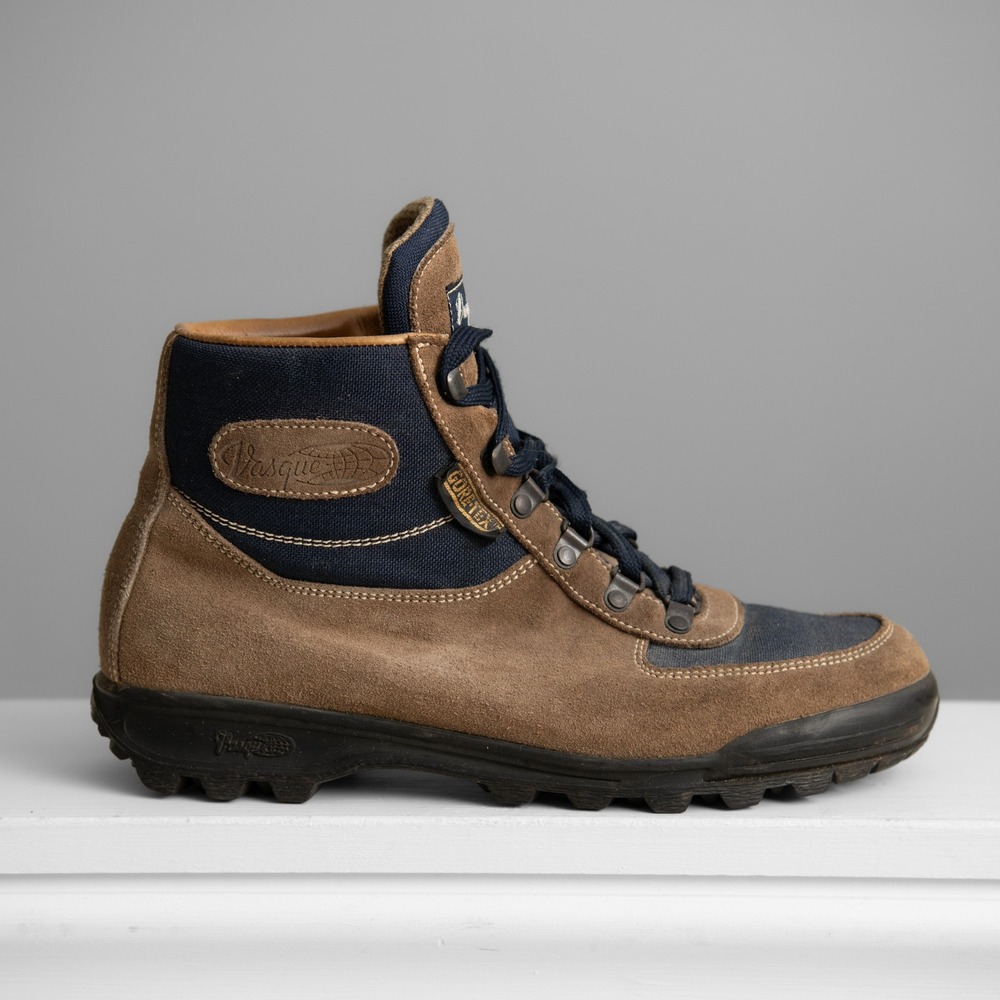 Vasque Gore-Tex Hiking Boots M9/W10.5 Italian Made GorpCore Rugged Outdoor Trail